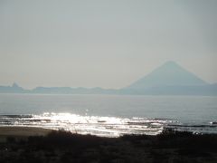 バス停から海沿いまでは徒歩7分程度。

やはり開聞岳が綺麗に見えます。