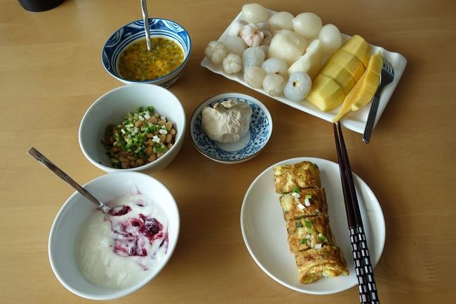 6月1日　　朝食　兼　昼食　10：30分ごろ毎日<br />ヨーグルト　卵焼き　納豆　黒ニンニク　<br />果物（ロンコン　レイチ　マンゴスチン　リンゴ　マンゴー　ランプータン）