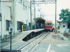 2001.08.13　西桑名
ナロー電車を見たくて、桑名で寄り道。この頃はまだ近鉄が経営していた北勢線。