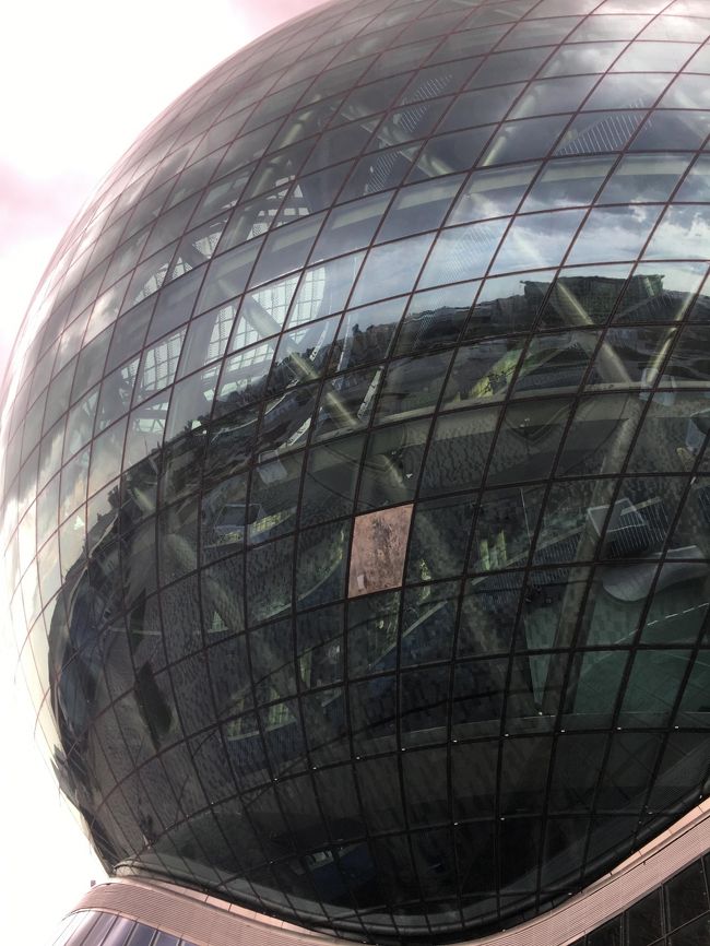 現在はカザフスタン館の球「ヌル・アレム」だけが博物館として営業しています。