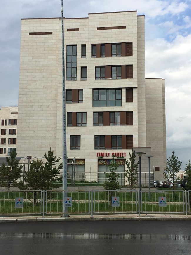 万博会場からMEGAのあたりは去年生活の中心地だった所で、懐かしさと同時に万博中の賑やかさが感じられないことが寂しくもありました。家のすぐ近くにあったファミリーマーケット、通称「ファミマ」も万博スタッフが引き揚げたら売り上げがガタ落ちして閉店してしまったそうです。