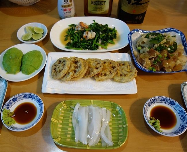 3日　　夕食<br />イカ刺身　揚げレンコン　牛すじ　パッククン　アボガド