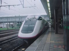 2002.08.06　秋田
大舘から「よねしろ」格下げのキハ５８快速列車に乗って秋田に着いた。今日は「ムーンライトえちご」に乗ればよいので、米沢まで奥羽本線経由とするも、新庄ゆきに乗り遅れてしまった！