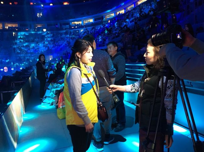 整氷休憩に間に地元のハバルTVから取材受けました。ああロシア語が出てこない…。