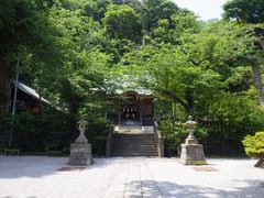 緑豊かな森に佇む「御霊神社」に着きました。鎌倉武士の誇りとされる武将鎌倉権五郎景政が祀られているということです。