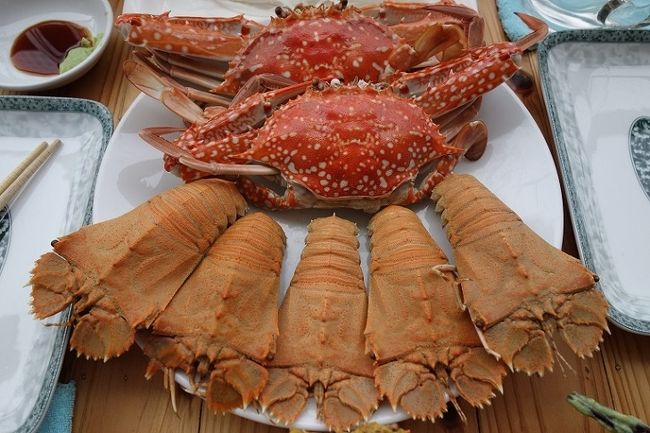 蒸しガン（団扇エビ）と蟹　◎