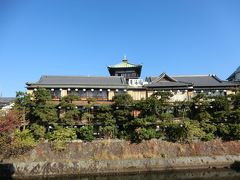 ｢東海館｣
昭和初期の建築様式を今に残すかつて温泉旅館だった建物です。
3人の棟梁を各階ごとに競作させる事で、異なる仕上がりとなった造作になっており、伊東市指定文化財に認定されています。