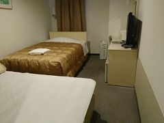 岡山でのホテルは岡山グリーンホテル。
岡山駅から徒歩10分くらいでしょうか。

ってことで、お部屋ちぇーーーーーっく！
