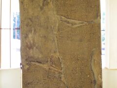 このミャーゼディの碑石はバガンが世界文化遺産に登録されるより以前の2015年にユネスコの記憶遺産に登録されたものです。
ビルマ語の最古の碑文とのことです。