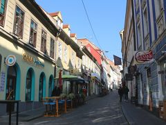 『石の門』へ続くラディチェヴァ通り(Radićeva ulica)

緩やかな坂道で両側にショップや土産店が並んでいます。