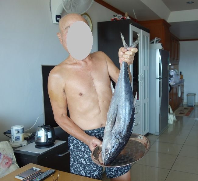 またまた見苦しい身体を見せてすまぬ。