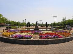 長居公園は、大阪を代表する総合公園。
広大な緑あふれる都会のオアシス、園内はスポーツ施設・植物園・自然園の3つのエリアに大別されます。