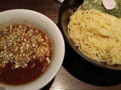 腹ごしらえにつけ麺