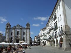 エヴォラ歴史地区にあるジラルド広場（Praca do Giraldo）