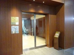 開いている保安検査所は少なかったです。
さくらラウンジも遠い、グローバルクラブ会員なら保安検査場を気にせずサクっと入れるのにね。