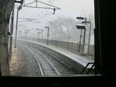 20km/hぐらいで進んでいます。
スイッチバック駅から平成9年に移設された中山宿を通過しました。