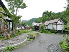 ★14：30
ボサノバカフェの近くにあるバス停「うのせ温泉」から、湯の小屋温泉行のバスに終点まで乗車。今回お世話になる「龍洞」さんに直行。

