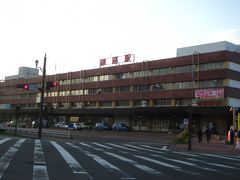 釧路の町に来たのは２０１２年７月以来です～、

駅舎も駅前も昔のままで、道内主要駅で建て替え変わっていないのは珍しいです。

実に旅情を掻き立てる景観が好きです。