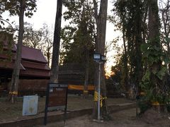 ここもちょっと遺跡のような雰囲気のあるワットチェーディールアンに到着。