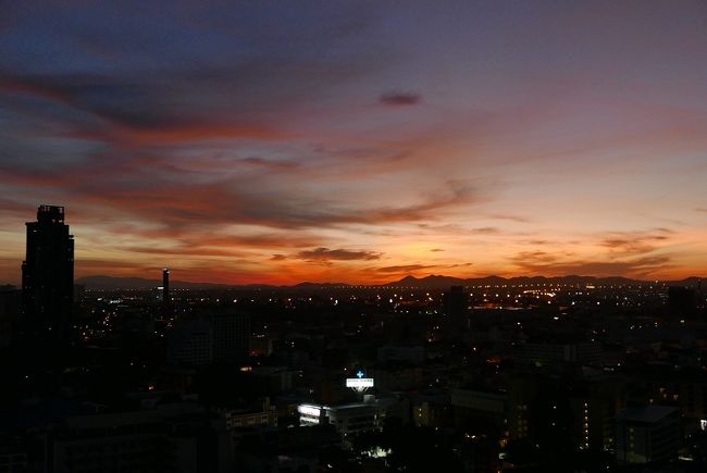 13日　5：27　こちらは朝焼け。