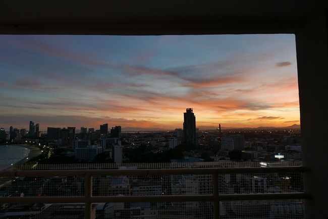 13日　5：35　こちらは朝焼け。