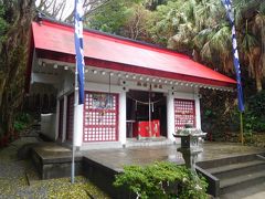 その新しい道を通って御崎神社に到着です。

今日はお祭りで神様はお神輿の中。神社は留守です。

ちなみにこのお祭り、神輿を担いで長時間歩くもので、映画「きばいやんせ！私」にも登場しています。今日の午前に神社を出発して北に進んでいるので、ちょうど入れ違いですね。