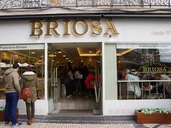 フェレイラ・ボルジェス通りで日本人が必ず連れて行かれる店が
この「ＢＲＩＯＳＡ」です。
