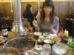 焼肉ディナーへ
韓国で焼肉と言えば、豚肉なんだと
知り、お笑芸人の方がされてるお店へ。