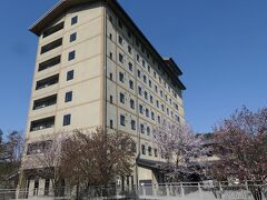 15:05  本日宿泊するホテル『ルートイングランティア飛騨高山』に到着。5,650円のポイント先引きで5,090円で宿泊出来ました。朝食付きです。