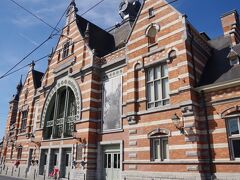 続いて鉄道博物館(http://www.trainworld.be/en)へ。
Brussel-Schaarbeekの真横にありますが、一日乗車券を持っているので、Tramできました。