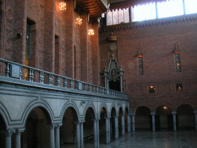 ここにはノーベル賞の受賞パーティーが行われる“青の間”があります。