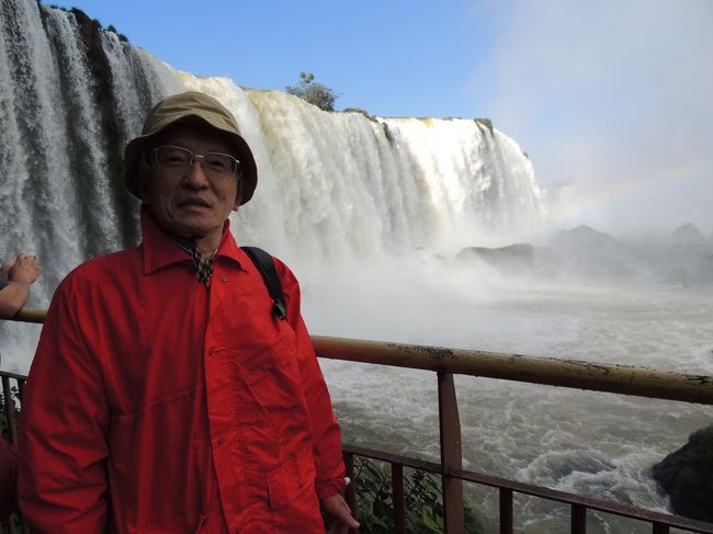 6月12日（水）【イグアスの滝】（ブラジル側）<br />観光には、レインウェアが必要。
