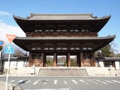 12：03　仁和寺
妙心寺の北総門から徒歩10分の距離でした。近かったね。

2年ぶり、2回目の訪問です。
京の冬の旅の特別公開は金堂と経蔵、いずれも前回は外観しか見ることはできませんでした。
