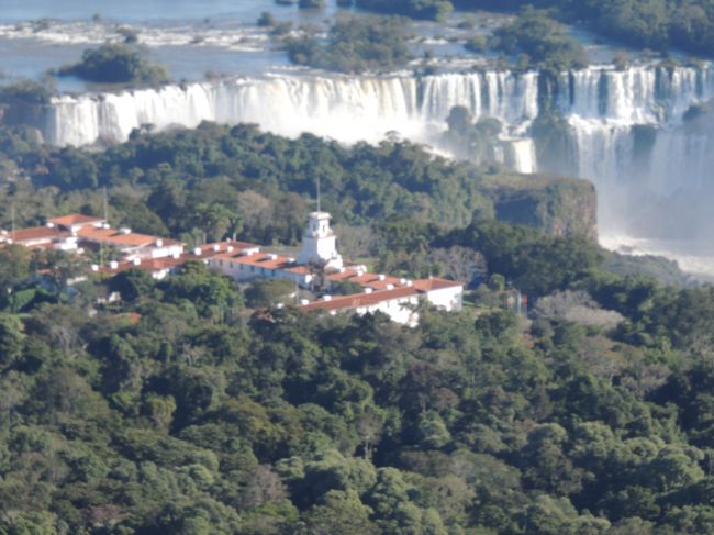 6月13日（水）【イグアスの滝】（ヘリコプター遊覧飛行）