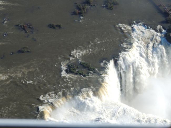 6月13日（木）【イグアスの滝】（ヘリコプター遊覧飛行）