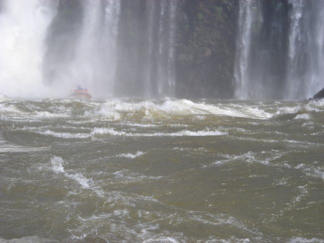 6月12日（水）【イグアスの滝】ボートツアー