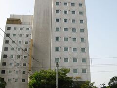 前日お世話になったホテルを8時半前にチェックアウトしました。
11頃までは広島市内をちょこっと観光します。