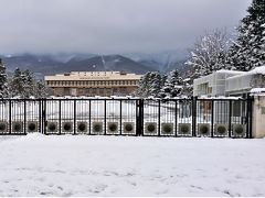 ボヤナ教会から市内に戻る途中に国立歴史博物館があるので、近くのバス停で途中下車してここを見学。借景の山が素晴らしい堂々たる施設でした。展示内容はこの国の歴史や産業が俯瞰できる流れになっていました。見ごたえがありました。