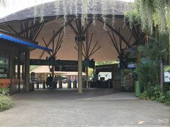 入園ゲートです。
ここでもQRコードを読み取ってもらうだけの簡単入園♪
シンガポール国内の動物園・水族館を制覇です（≧∀≦）
