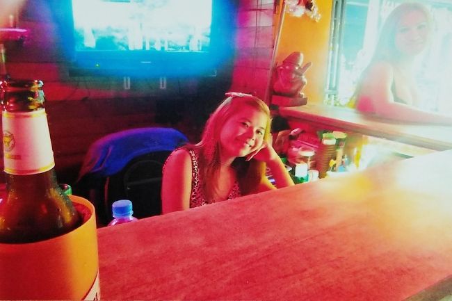 そして ここの チーママ ちゃん の　お名前は   CHEEKO！  <br /> それは 全ての お金を 仕切って おりまして、<br /> とっても 可愛い お顔を しておりますが、<br /> 彼女も すっかりの バリバリ サイボーグ レディ ボーイちゃん！ それは 絶対に バレないわよ スーパーお化粧 と！ <br />精密な 改造手術の 手解きを 受け！<br /> そして 噂が 噂を 呼び！ <br />タイ 性転換手術の 謎？ はい！ <br />こちらより　 ご検閲が 入ります。　<br /> だって あたし 女の娘 なのに 平気で オナラ も 出ちゃうんです??? ふふふ<br />ここに 今   完璧な バンコク サイボーグ <br />清純派 女の子ちゃん が 完成 致しました！　<br />良かった。　 あたし！　　 男の子 ちゃん だった頃には 日本の 柔道 を やっていたのよ！と。 <br />秘密の お場所の 改造には？<br /> いっぱい お金 が かかってるのよ あたし！ と。　 言って いるの、<br /> チーママ、　　 あなた！ 　　とても 可愛いわ?！