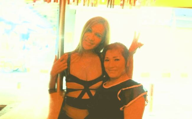 そして 仲の良い 　この お二人 は ご夫婦様で?<br /><br />そして この 優しく 大きな ライムちゃん！ 　それは  出来るだけ ご自身を 小さく お見せしようと 致しますが、　 それは 180cm の 御身長は 誤魔化す 事も 不可能ですが<br /> 頑張って 縮んで 　見せてる　あなたは　素敵過ぎて、<br /><br />それは それは 　ここに！　　改造シリコンバレー の 巨大な サイボーグ　お姉ちゃん が 　今　完成して しまいました