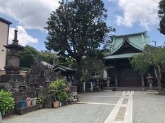 開山は１１８４年、鎌倉時代初期の藤沢宿界隈で最も古いお寺のひとつです。