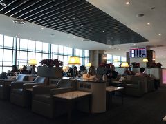 Priority PassのSATS Premier Lounge


庶民的な食堂風。