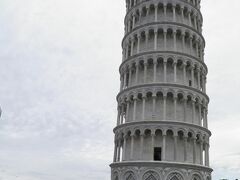 世界的に有名なピサの斜塔。