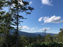 阿寒湖へ向かう道中で、見晴らしの良いポイントが。
今日もいいペンキ☆