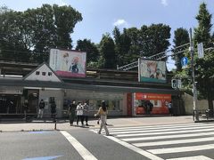 東京・原宿【CoCo都可】

2019年7月6日にオープンしたタピオカミルクティー専門店【ココトカ】
JR原宿駅竹下口店の写真。

以前載せた【東京ミルクチーズ工場 カウカウキッチン】原宿店跡地です。

「原宿」駅竹下通り口の改札を出て左手にあります。

以前載せたブログはこちら↓

<タピっちゃう？ 表参道ではタピオカドリンクを片手に♪ 
生タピオカ専門店【モッチャム】原宿の待ち時間、
メルヘンカフェ【ユニコーンランド原宿】>

https://4travel.jp/travelogue/11480541