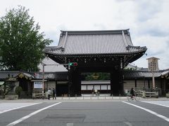 西本願寺さんの御影堂門です。
