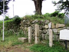 淀城は江戸時代の初期に幕府の命令により、松平氏によって築城されました。

その後に春日局の子孫である、稲葉氏が幕末まで治めたとのことです。
