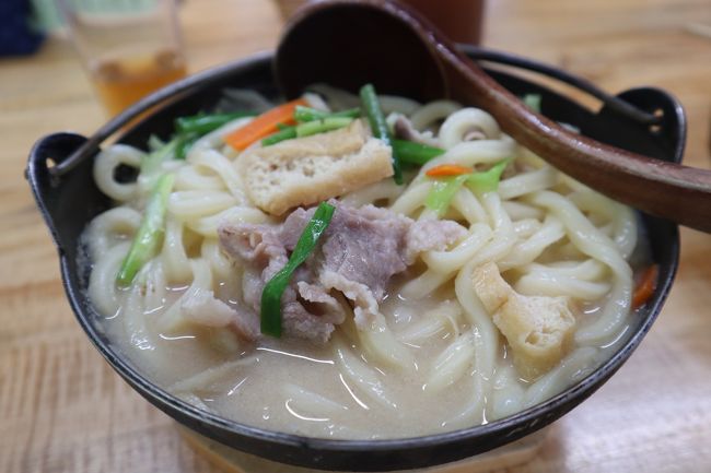 香川県産小麦「さぬきの夢」を大窪寺裏山で湧くお大師様の霊水で練り上げたうどん。