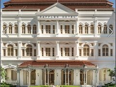 ホテルのＨＰよりお借りしました。
シンガポールと言えば1887年創業のラッフルズ・ホテル Raffles Hotel。
シンガポールと言えば、ハイティー。

今回の目玉！
母のリクエストの1つ
この最強の２つの組み合わせた、シンガポール屈指の名門ホテルのハイティー
「ティフィン・ルーム Tiffin Room」のハイティーの時間は、午後３時半から午後５時半まで。
友人に16時の予約をお願いしてます。